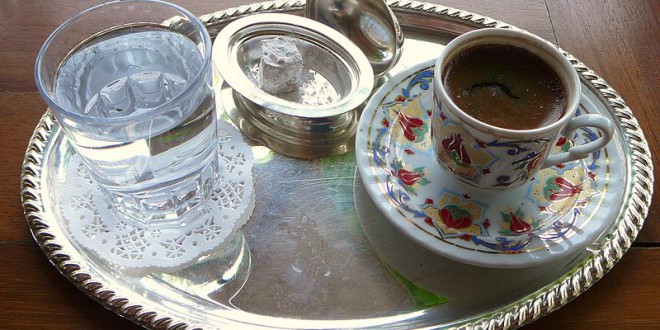 Türkischer Mocca-Kaffee und Baklava