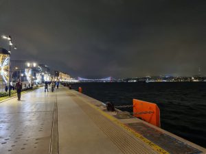 Galataport Nachts und die Bosporusbrücke