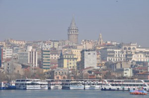 Galataturm vom Bosporus